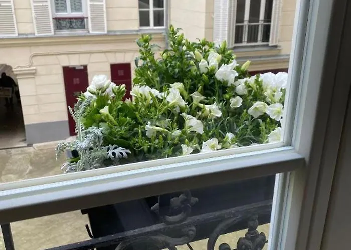 Elegant Luxury Private By Eiffel Tower Paris