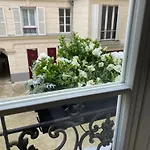 Elegant Luxury Private By Eiffel Tower Paris